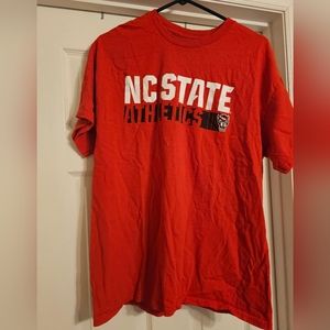 NC State Athletics T-shirt. Size:L.